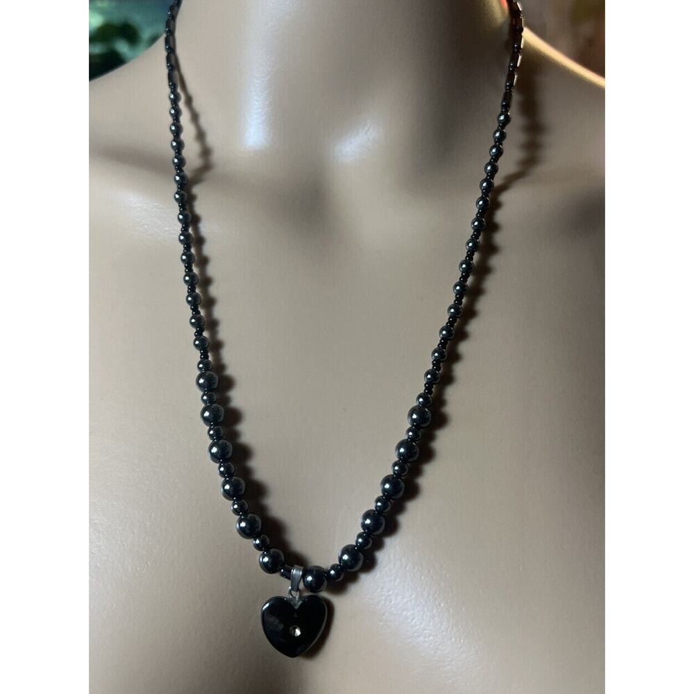 -NECKLACE VTG Black Hematite NecKlace With Carved Heart Pendant 1980s